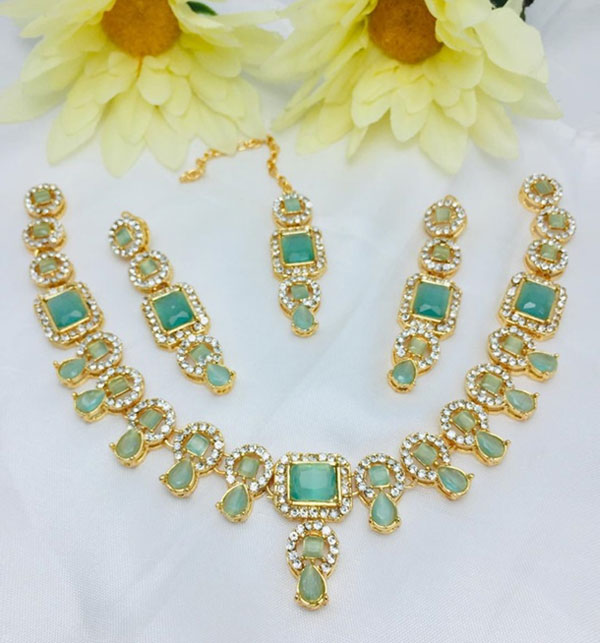 Elegant Zircon & Stone Necklace Jewelry Set with Earrings and Teeka (ZV:19498)
