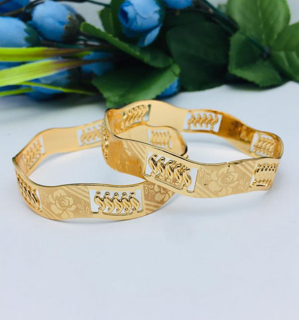 Stylish Golden Plated Bangles Set (ZV:16156)