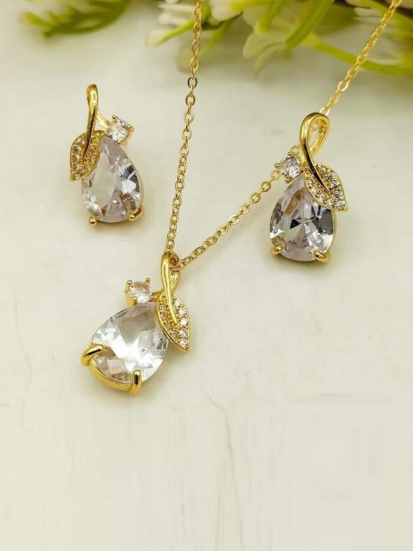 Teardrop Zircon Pendant Necklace Set with Tops (ZV:141174)