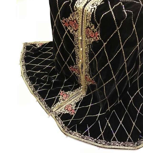 Heavy Embroidered Black Velvet Shawl Design 2022-23 For Bridal (Shawl 104)